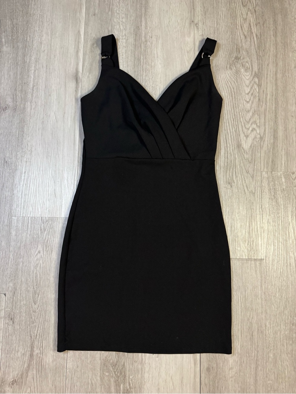 Brandy blu Women's Black Sleeveless V-Neck Bodycon Mini little black dress small
